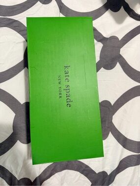 kate spade light pink and silver logo shoe box